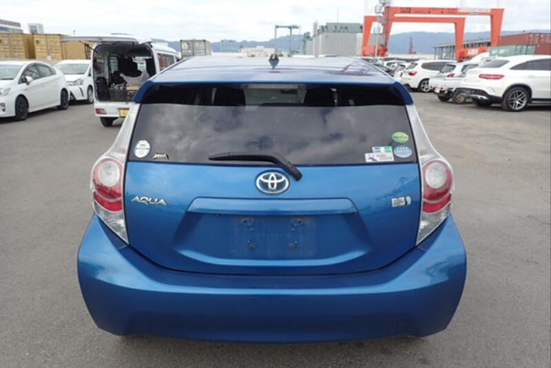 TOYOTA AQUA HYBRID