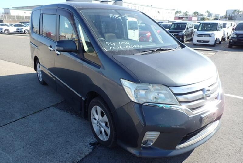 2012 Nissan Serena 8 Seater van