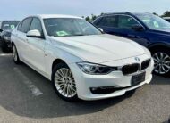 BMW320i