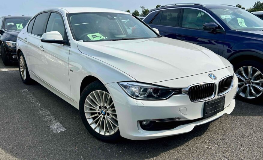 BMW320i