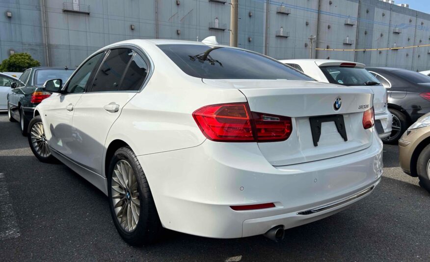 BMW320i