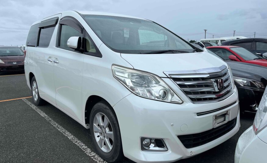 2013 Nissan Serena Hybrid