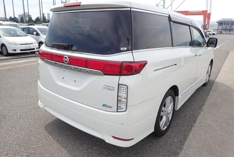 2012 NISSAN ELGRAND