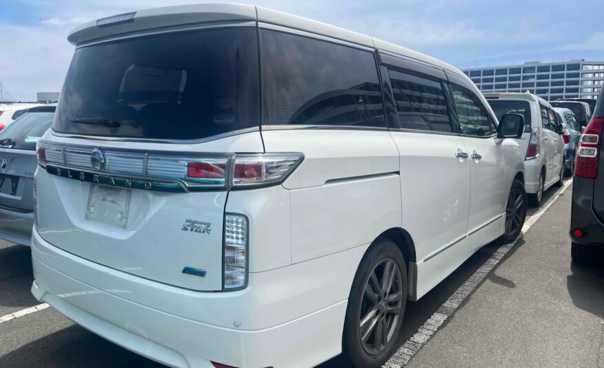 2012 NISSAN ELGRAND  4WD HIGHWAY STAR