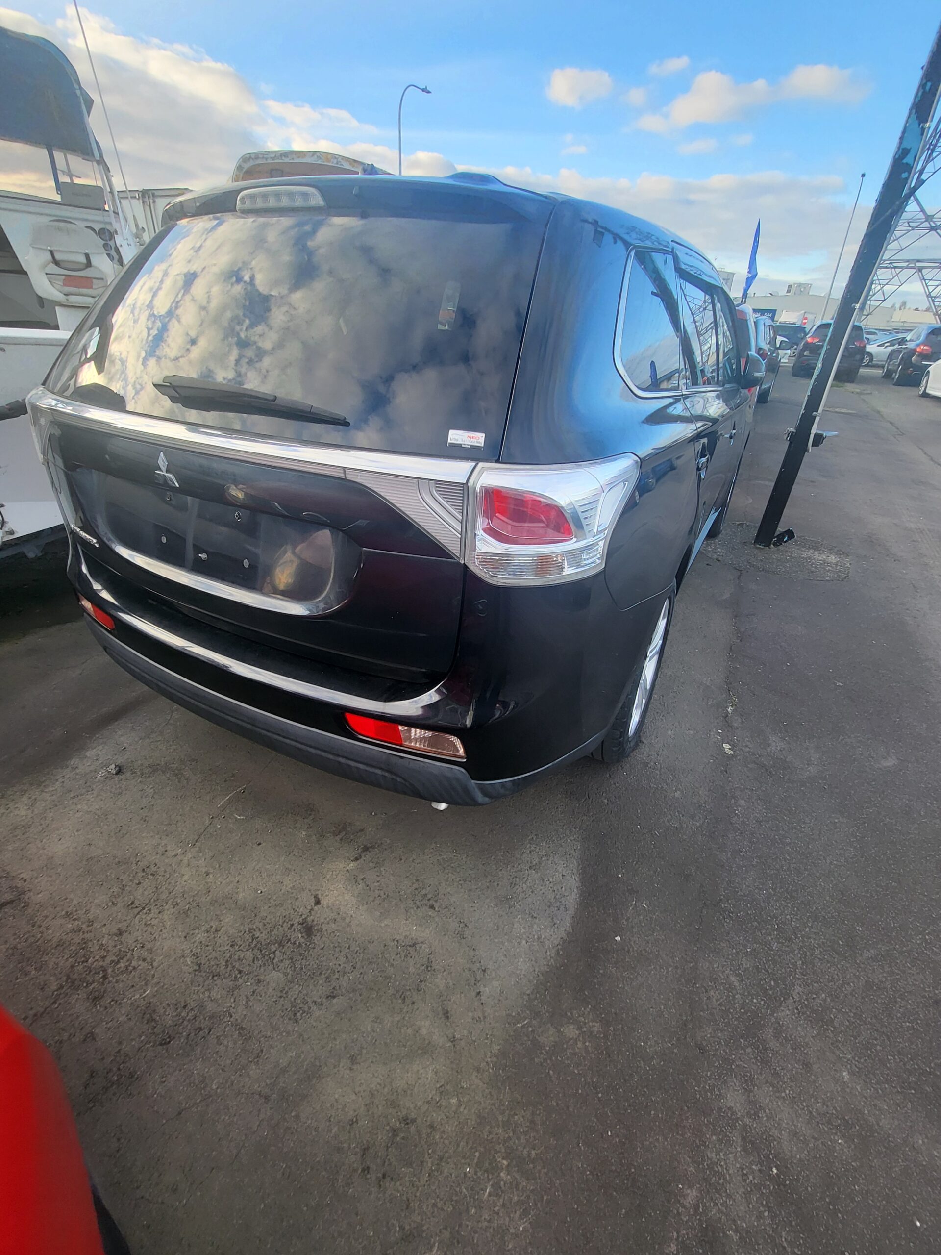 Mitsubishi Outlander Suv 7 seater