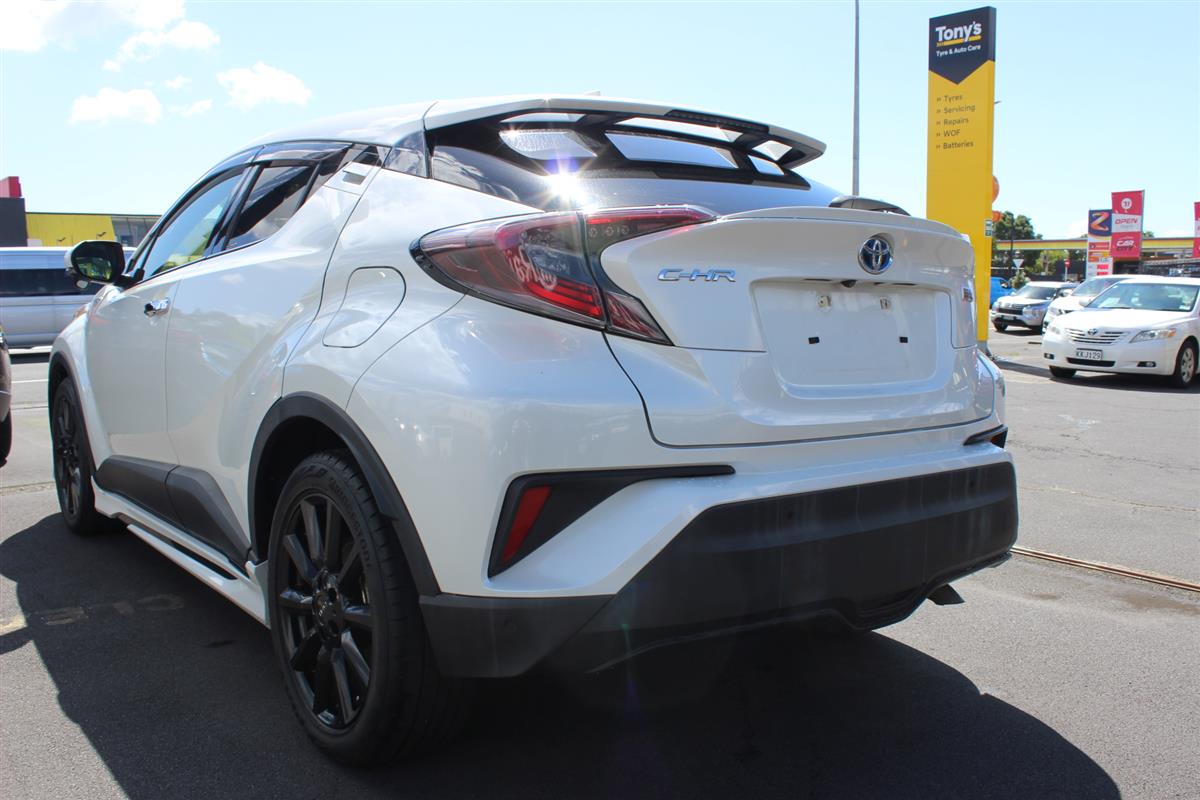 Toyota C-HR 9′ NZ RADIO APPLE CARPLAY