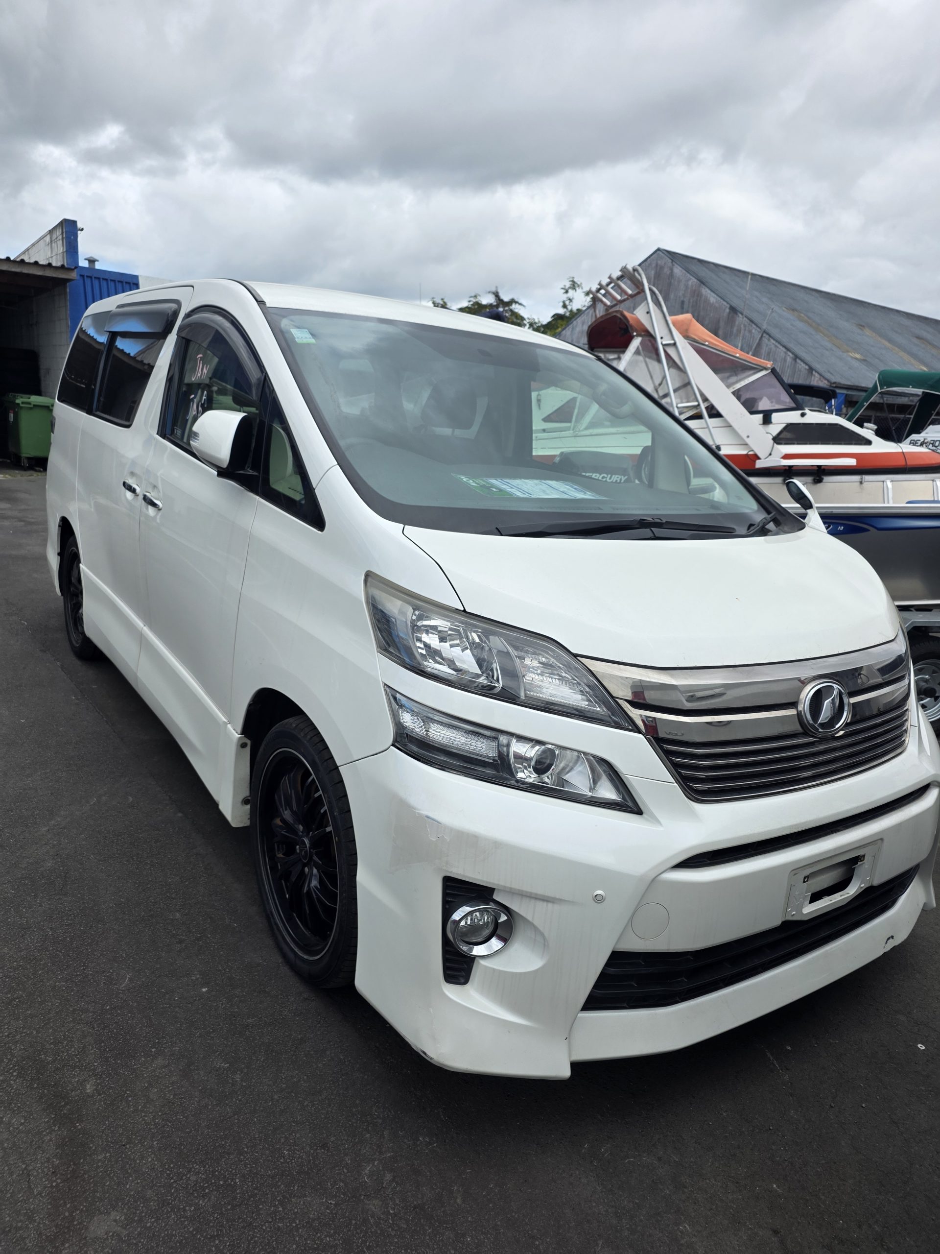 Toyota Velfire 8 Seater