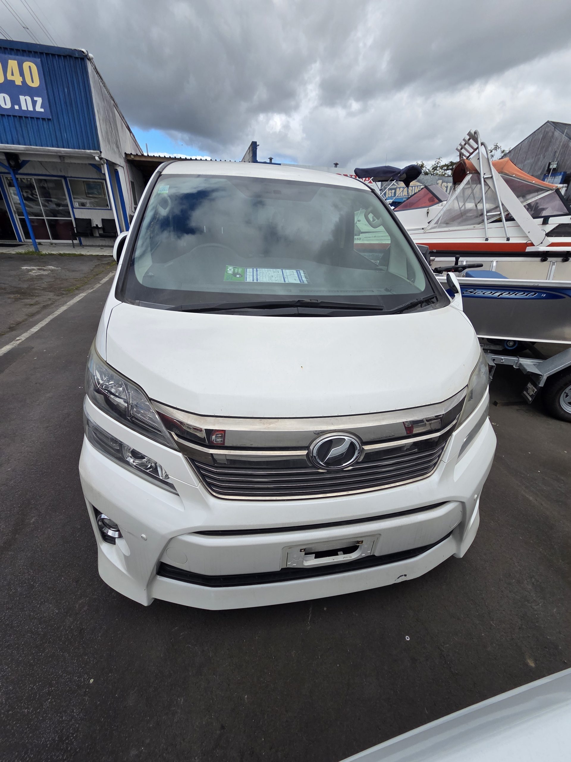 Toyota Velfire 8 Seater