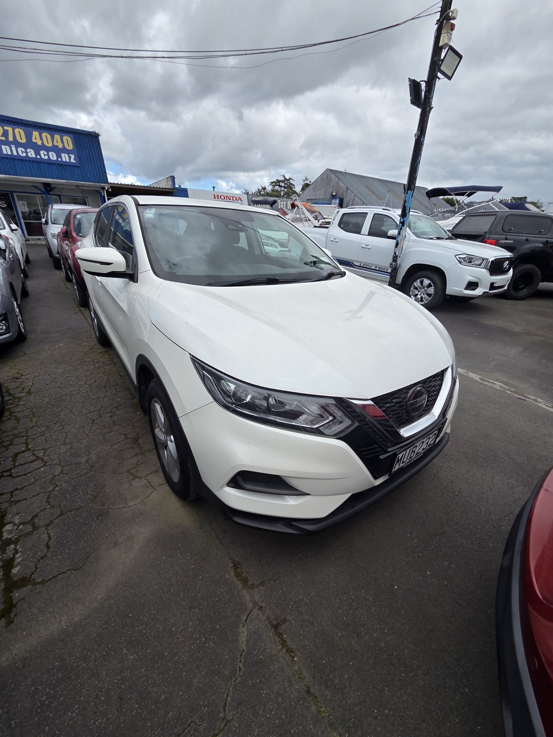 NISSAN QASHQAI SUV